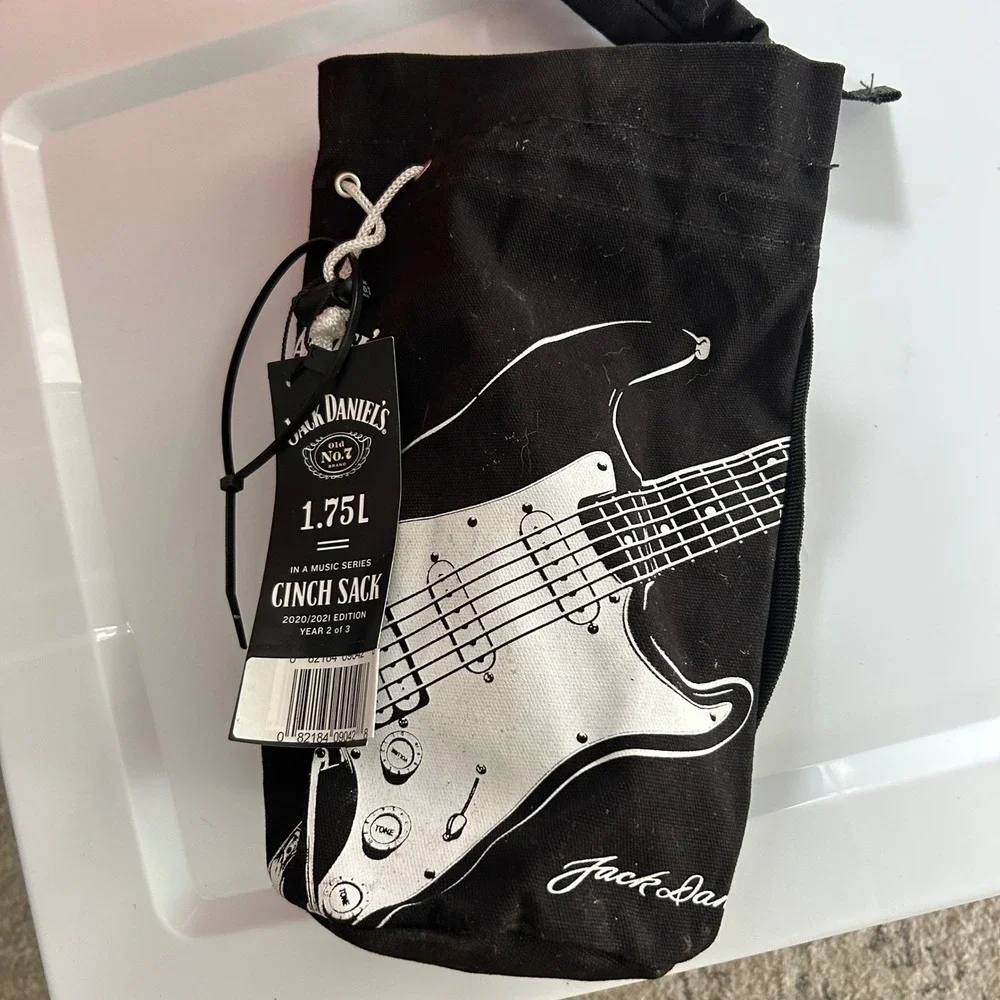 Jack Daniels Guitar 1.75L Cinch Sack‎ Black Music Series 2020/2021 Edition